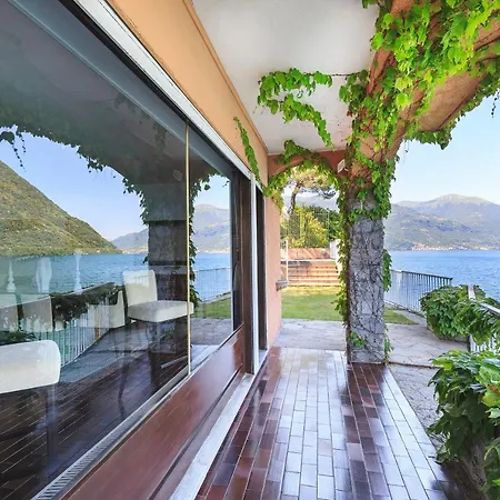 Villa A Lago *