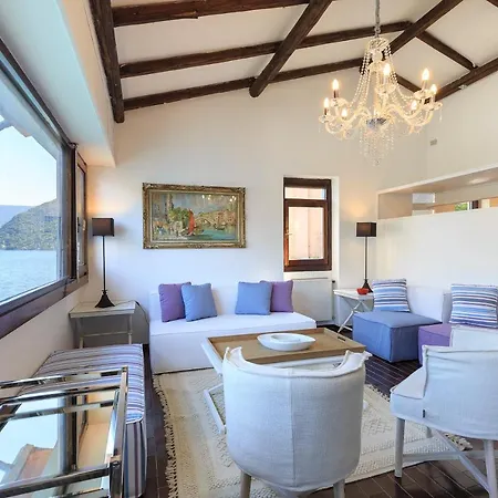 Villa A Lago *